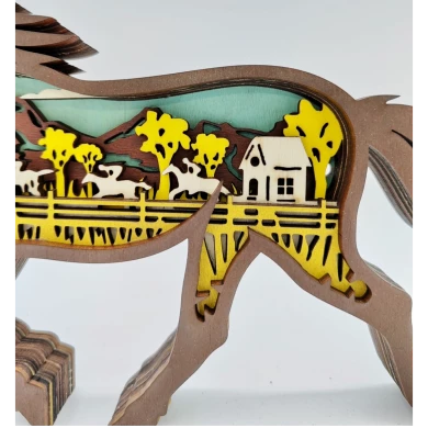 Sculpture cheval de course en bois