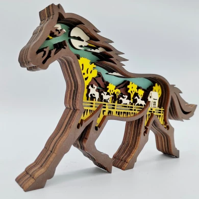 Sculpture cheval de course en bois