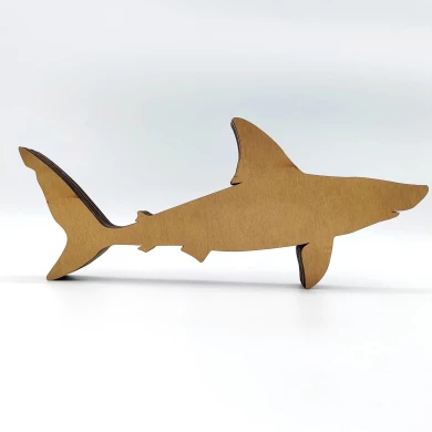 Sculpture requin en bois